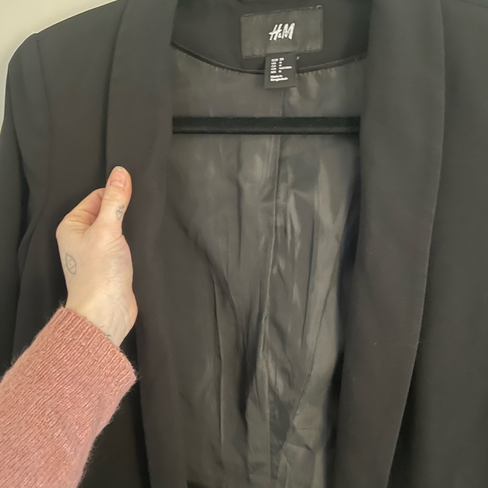 H&M Black Blazer with Notched Lapel and Relaxed Fit Work Girlboss Edgy Classy - Picture 8 of 12